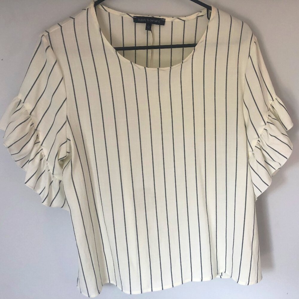 Supply&Demand womens top with ruffles sleeves size L, Ivory
